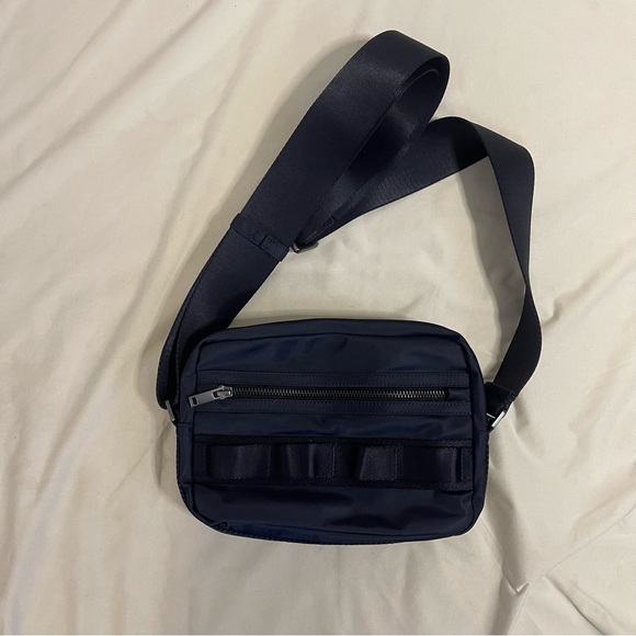 COS dark blue crossbody bag - Picture 1 of 8